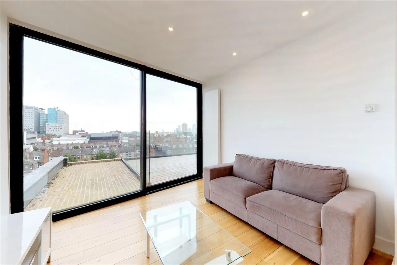 Plumbers Row, Aldgate, E1, photo 7