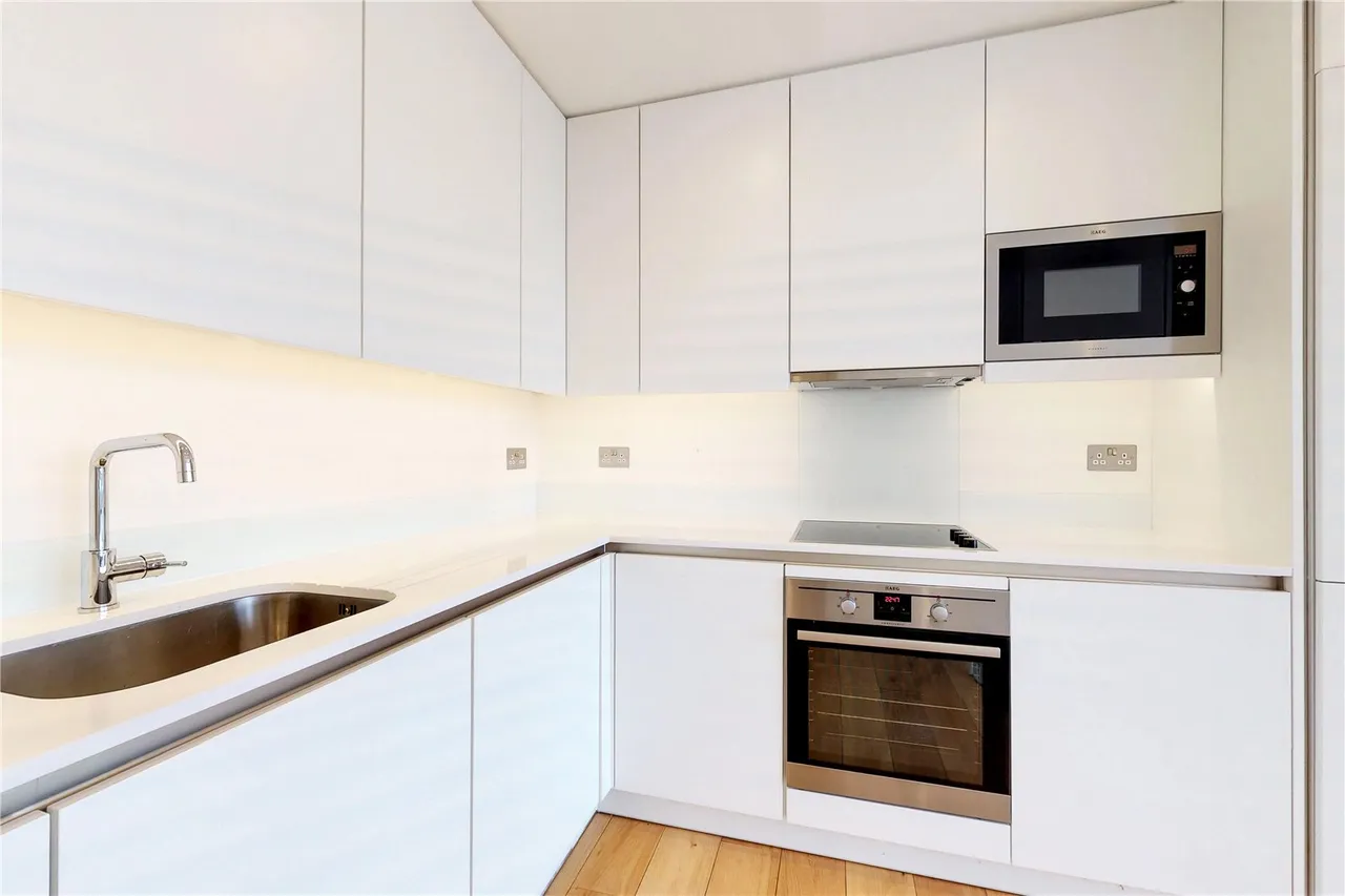 Plumbers Row, Aldgate, E1, photo 11