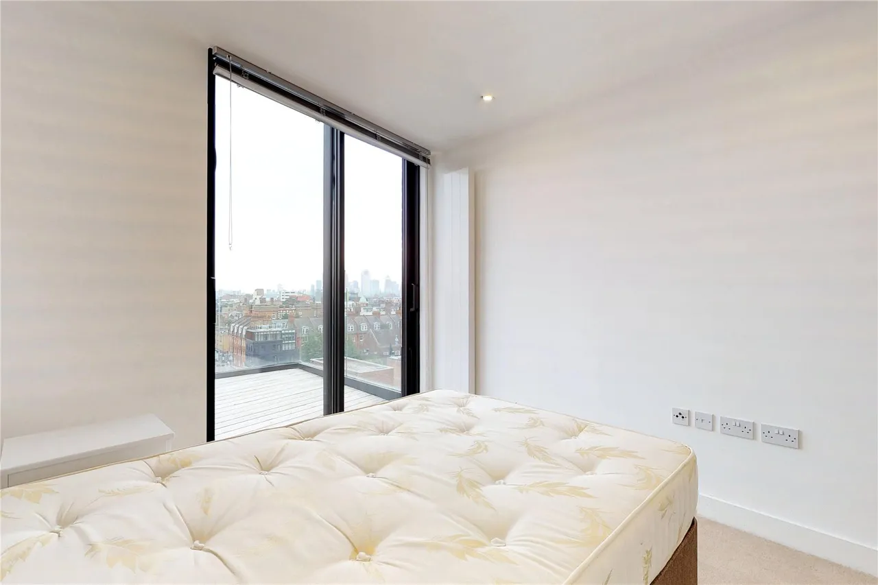 Plumbers Row, Aldgate, E1, photo 12