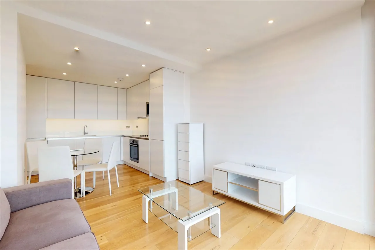 Plumbers Row, Aldgate, E1, photo 8