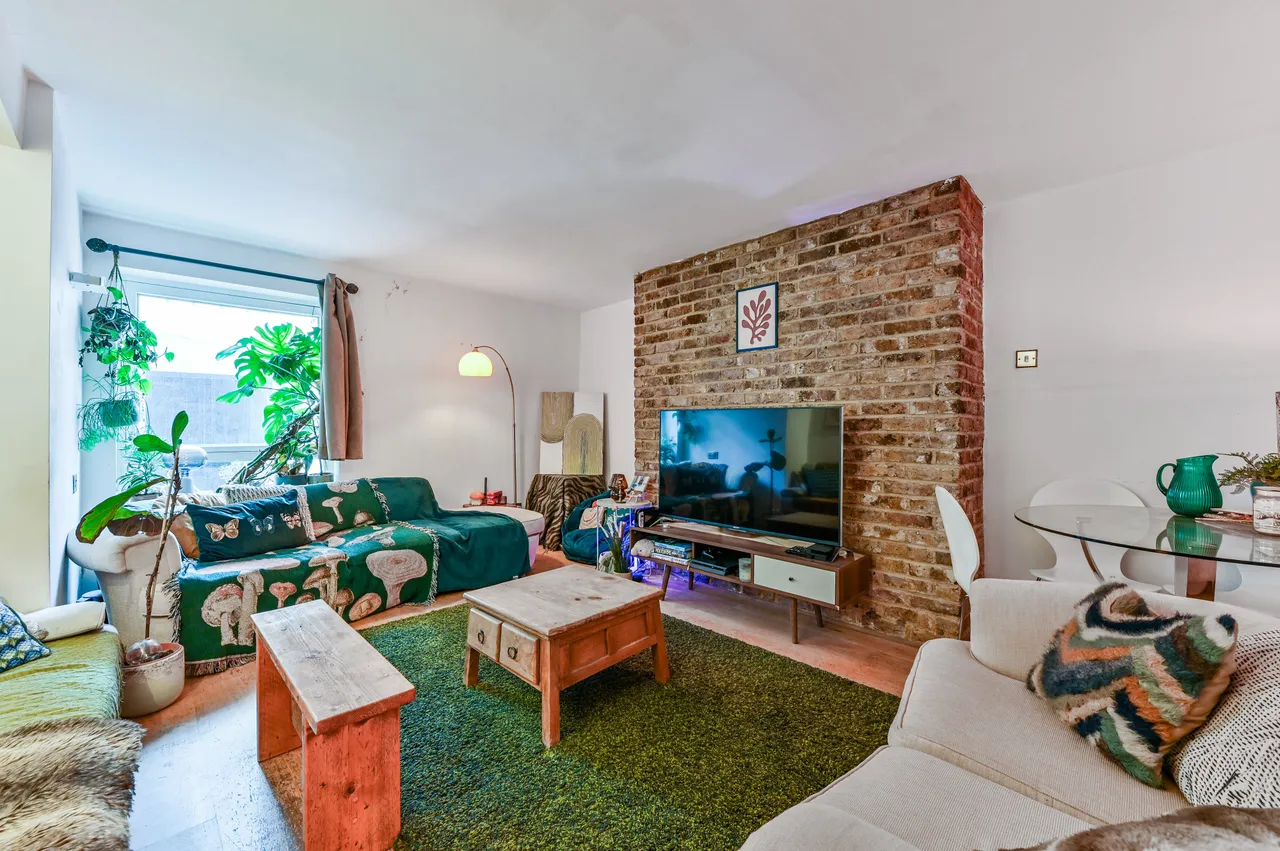 2 bed flat for sale — 34a Barnsbury Street, London