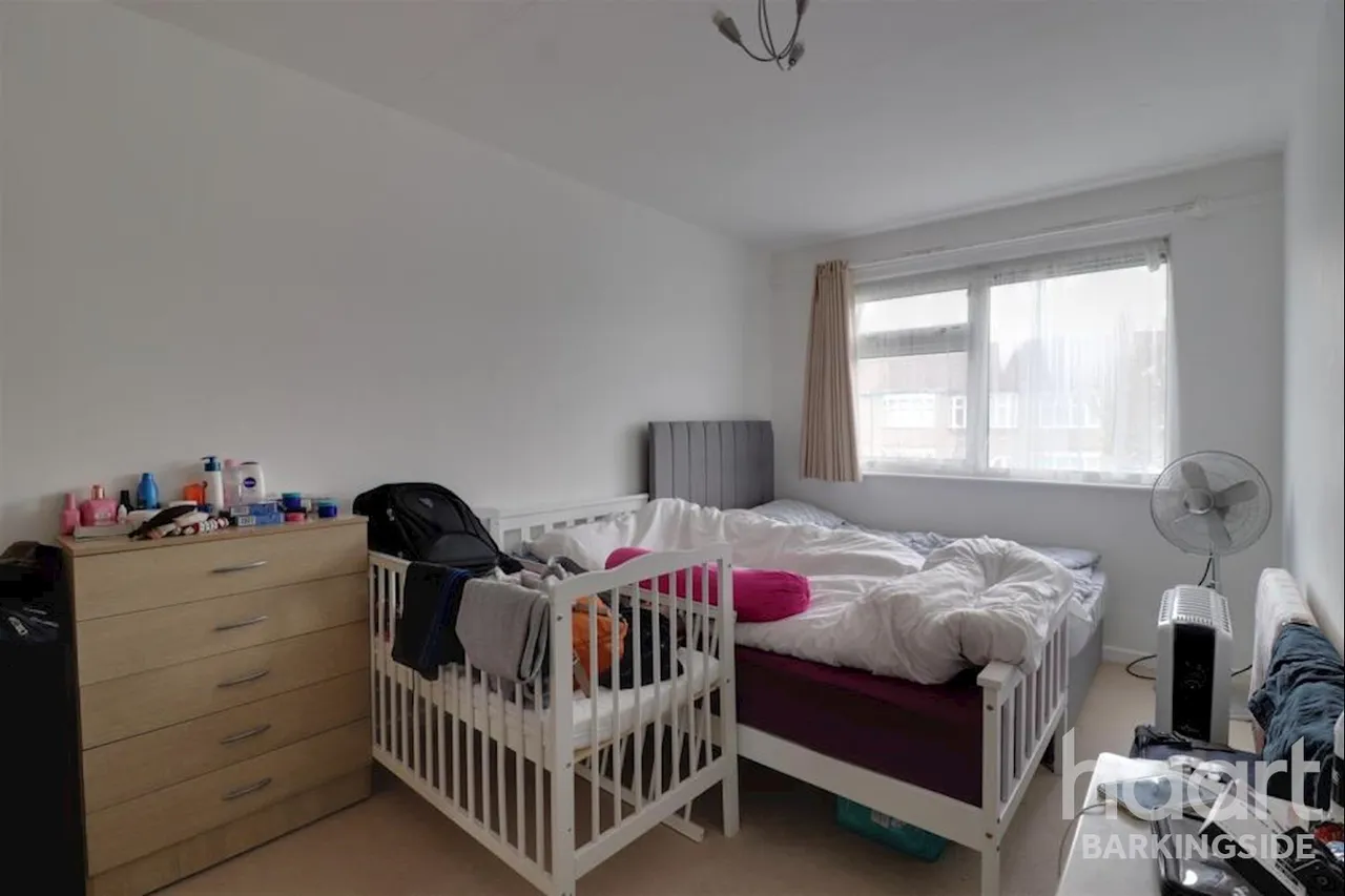 Mulberry Way, Barkingside -, IG6, photo 6