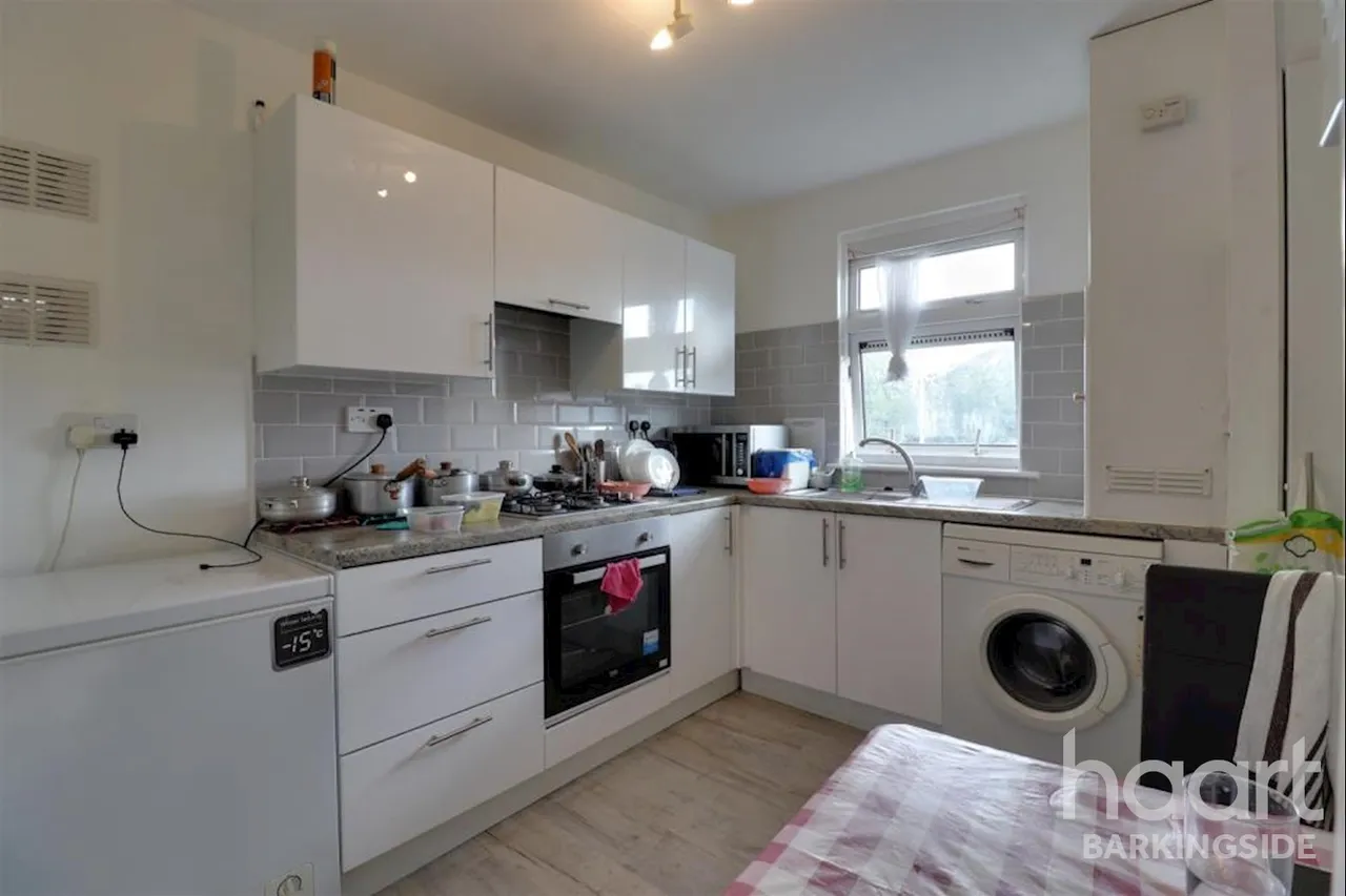 Mulberry Way, Barkingside -, IG6, photo 4