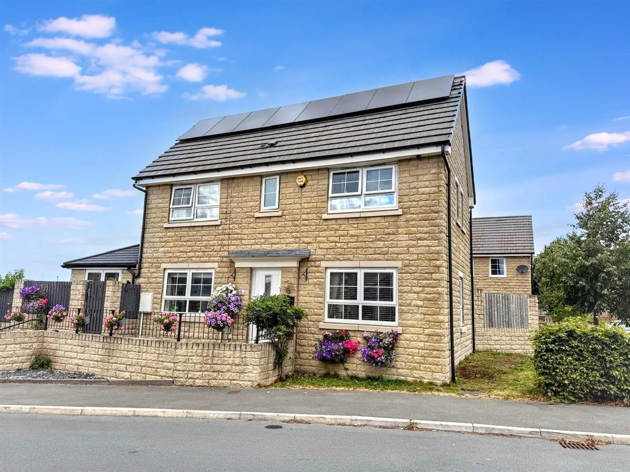 3 bed house for sale — Fulton Crescent, Silsden, BD20 0FN