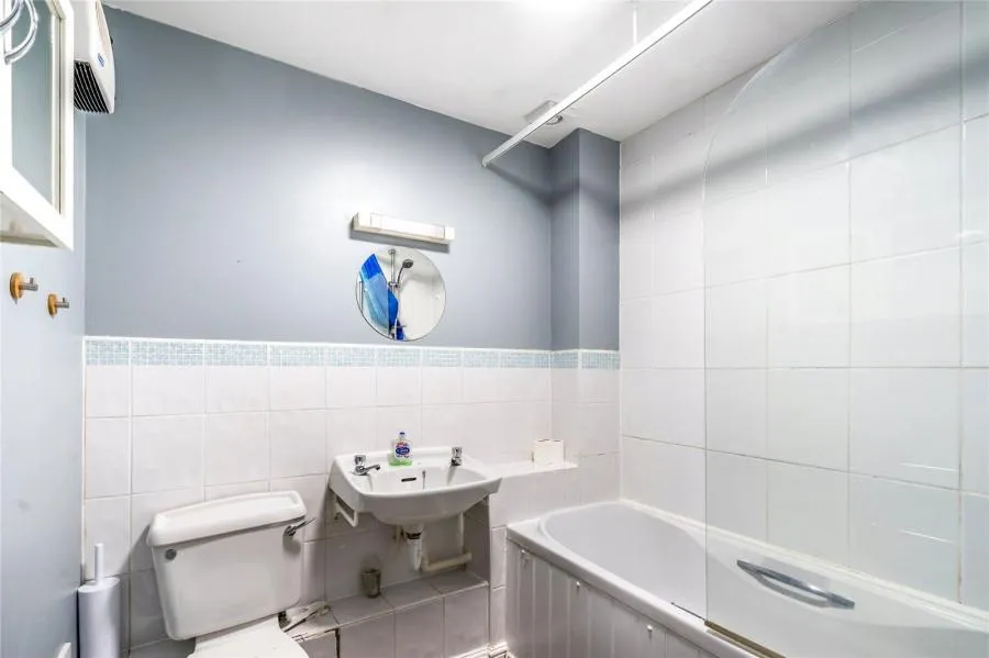 Bewick Gardens, Chichester, PO19, photo 6