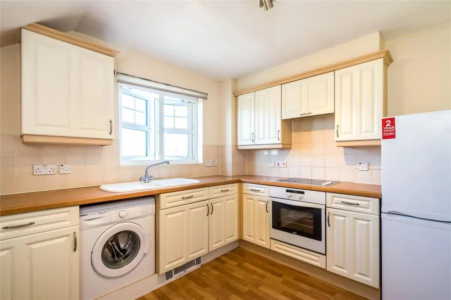 Bewick Gardens, Chichester, PO19, photo 3