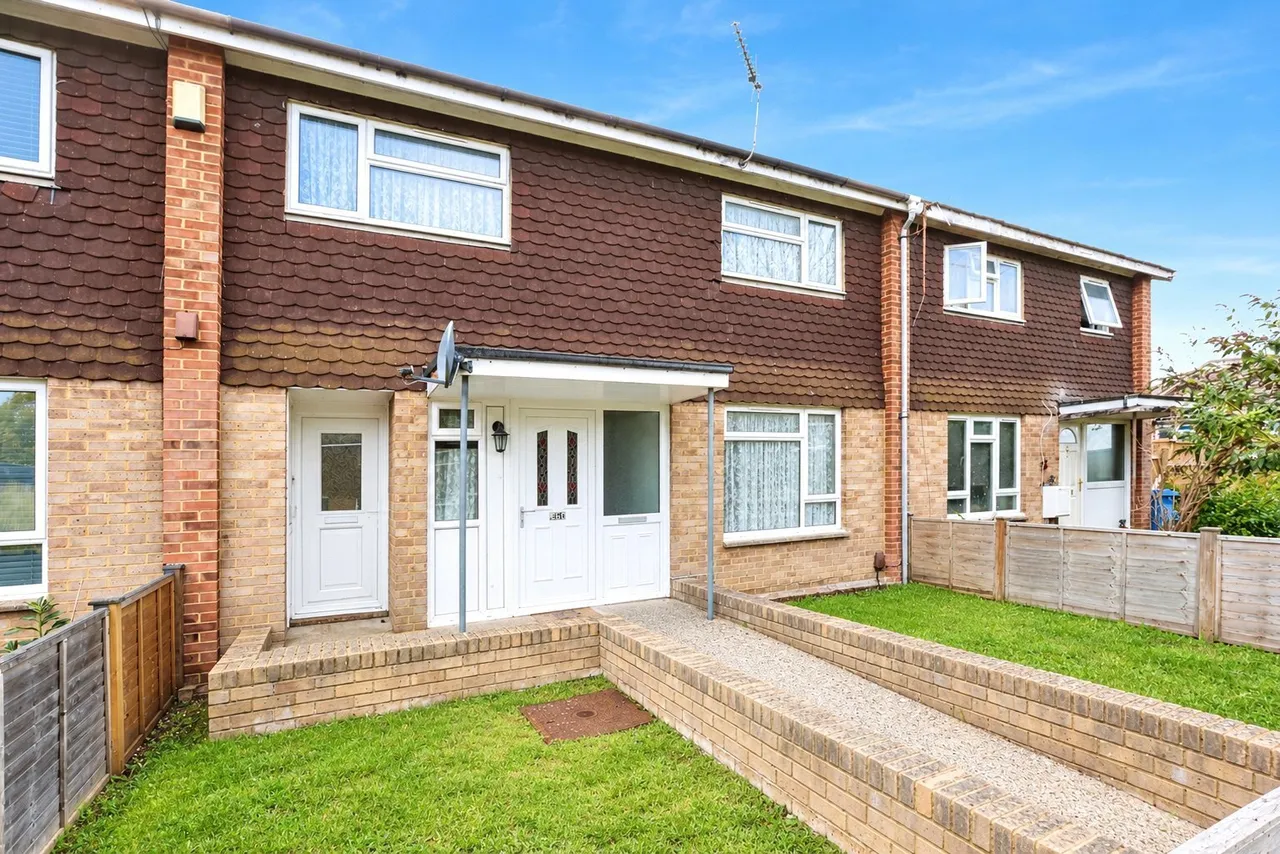 3 bed house for sale, Junction Road, Turlin Moor, BH16