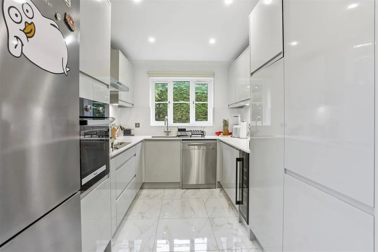 Hawthorn Close, Banstead, SM7 1ND, photo 5