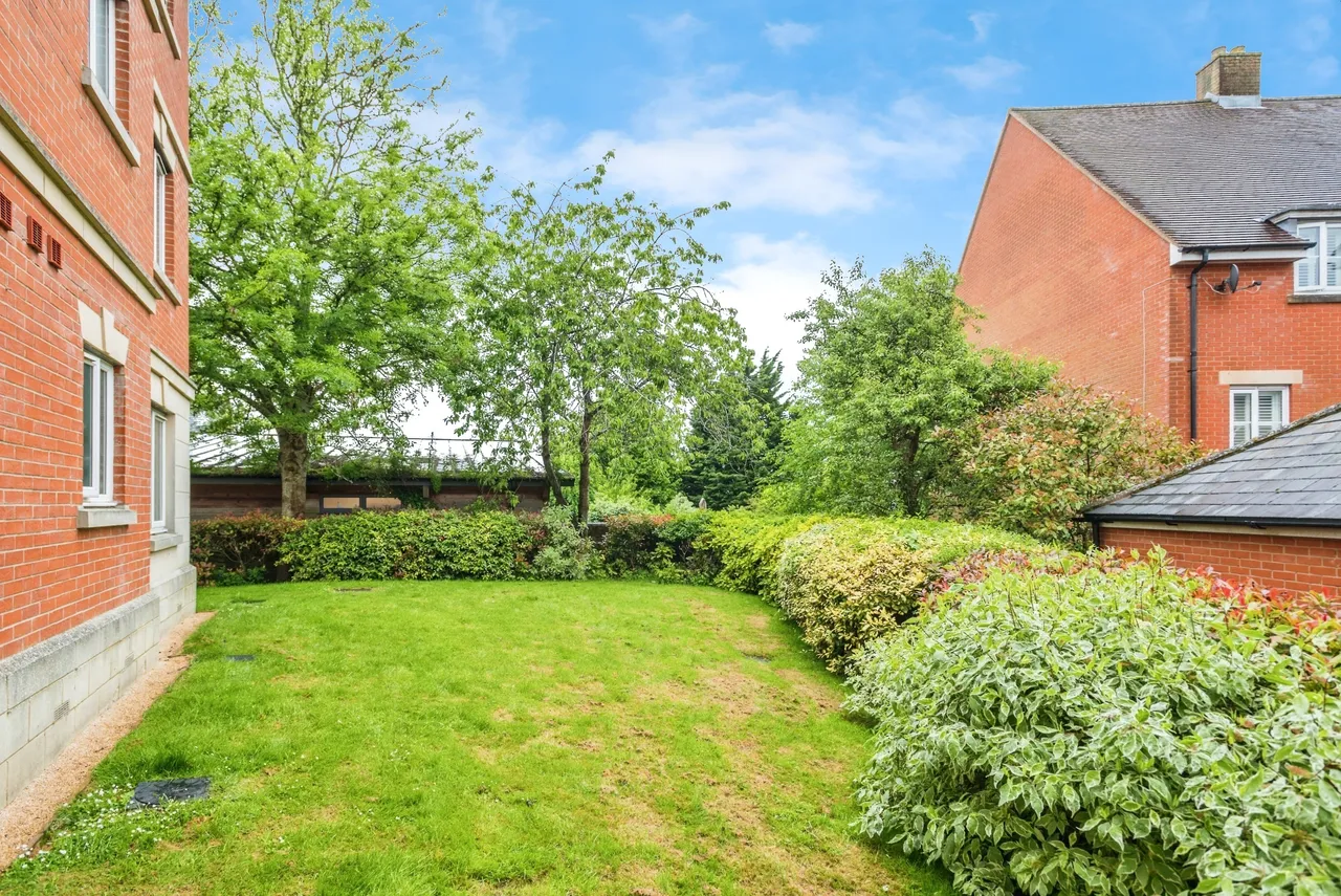 Brock End, Swindon, Wiltshire, SN1, photo 14