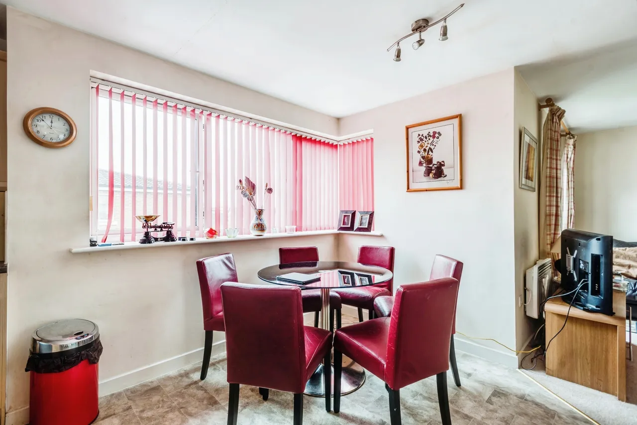 Brock End, Swindon, Wiltshire, SN1, photo 6
