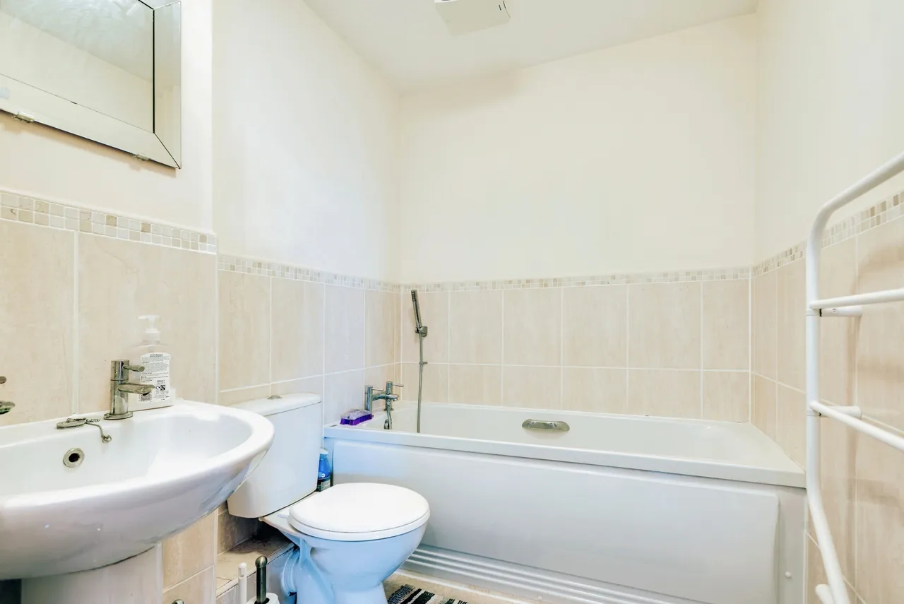 Brock End, Swindon, Wiltshire, SN1, photo 11