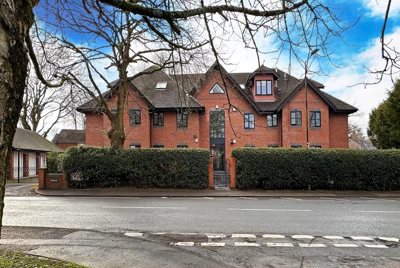 South Downs Road, Hale, Cheshire WA14 3HU, photo 49