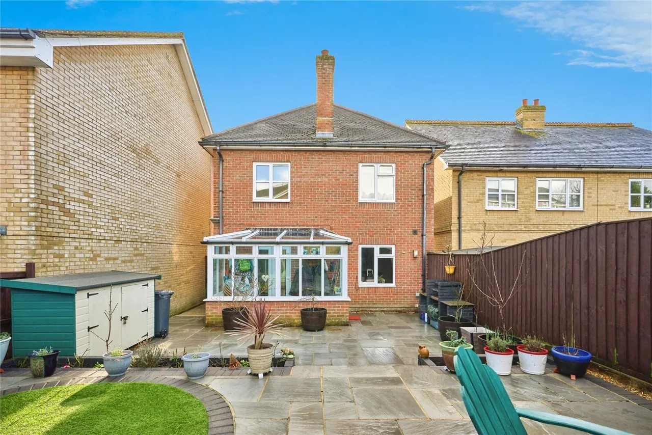 4 bed house for sale, Dall Square, Freshwater, PO40