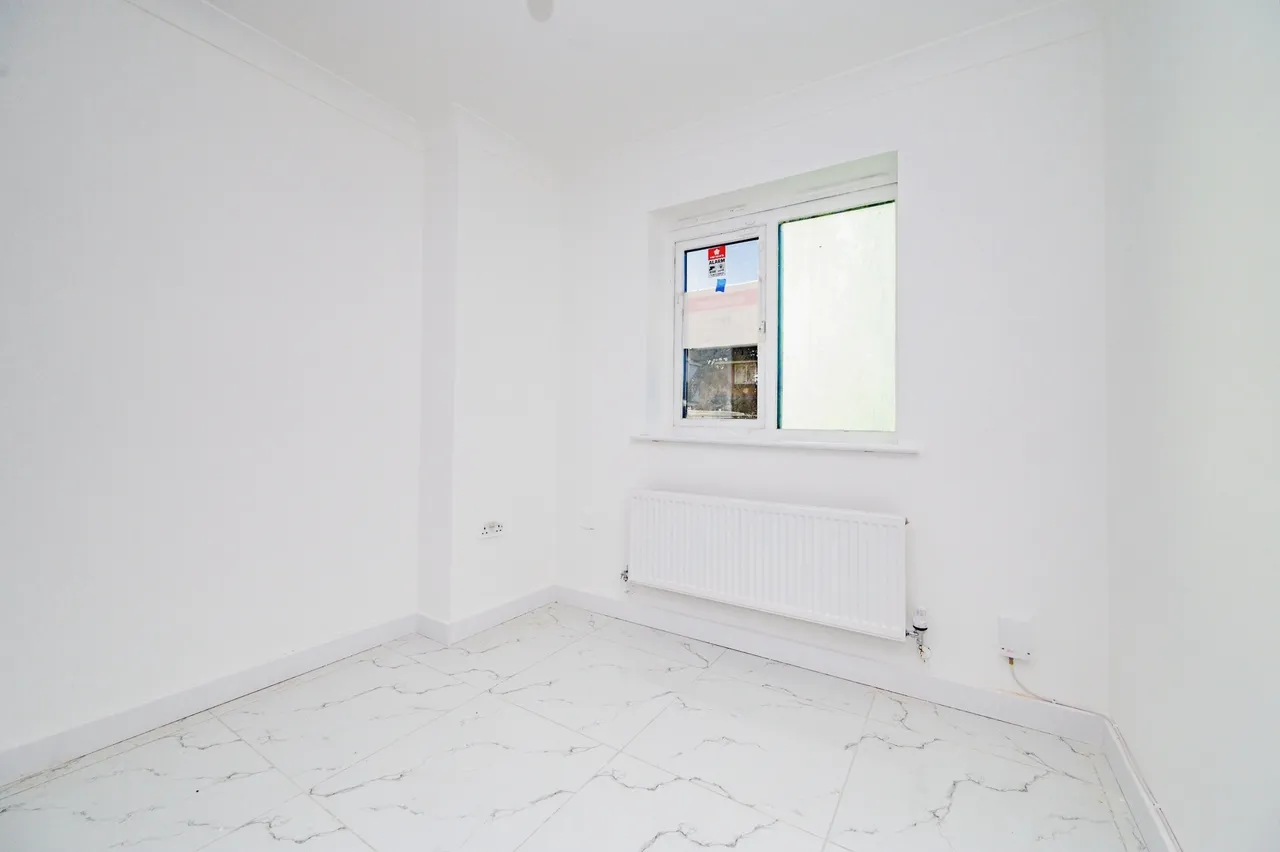 Dunraven Avenue, LUTON, Bedfordshire, LU1, photo 2