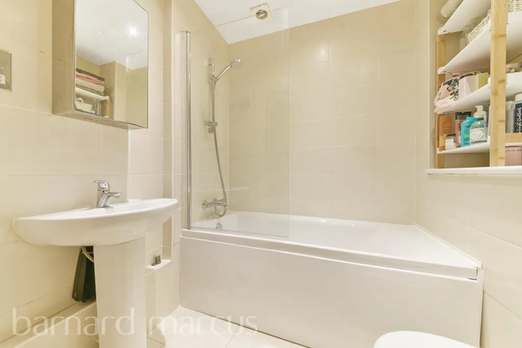 Epsom Road, Epsom, KT17, photo 6