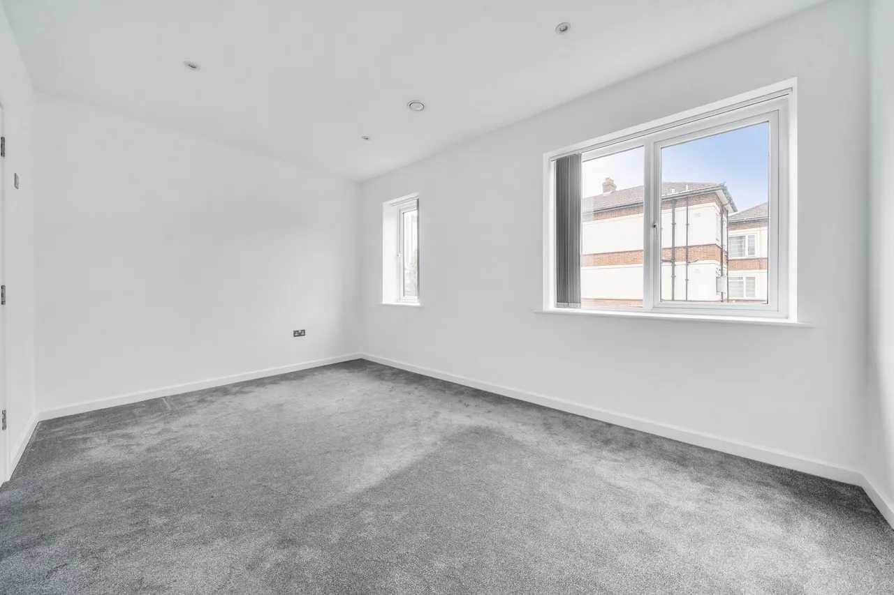 53 Reynard Way, Brentford, photo 5
