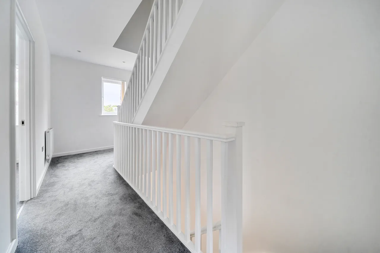 53 Reynard Way, Brentford, photo 4