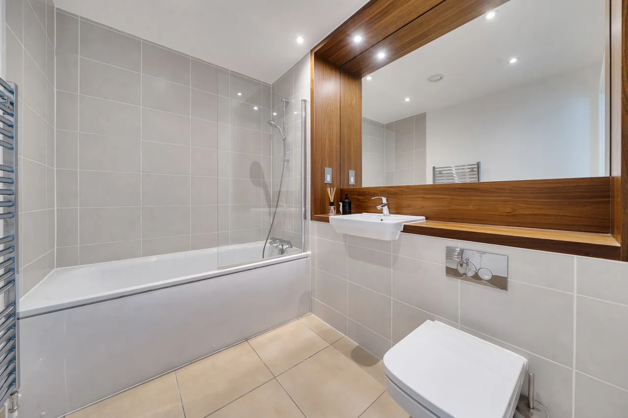 53 Reynard Way, Brentford, photo 7