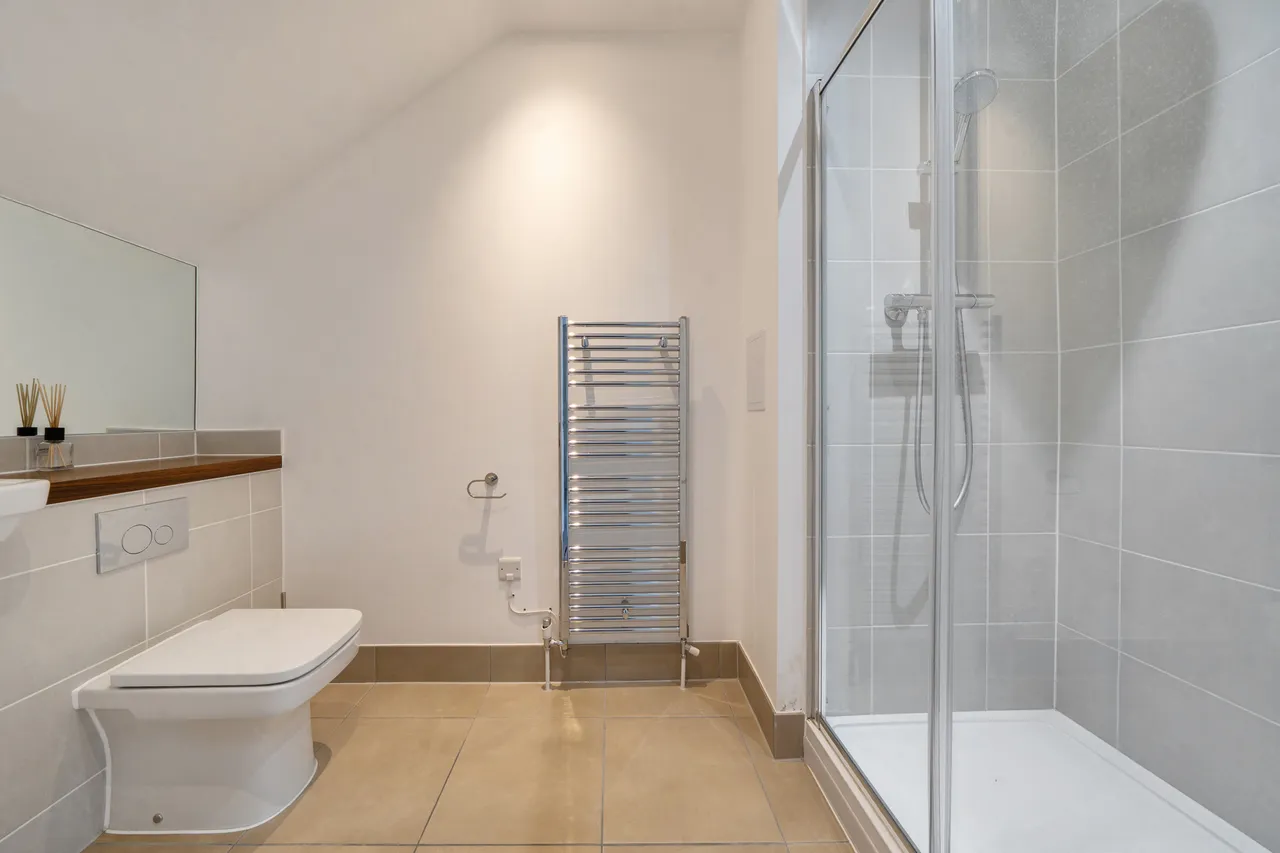 53 Reynard Way, Brentford, photo 11