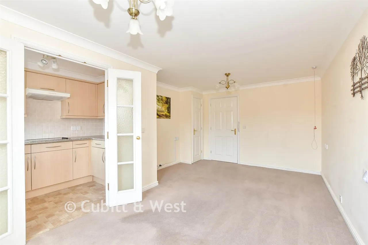 Springwell, Havant, PO9, photo 5
