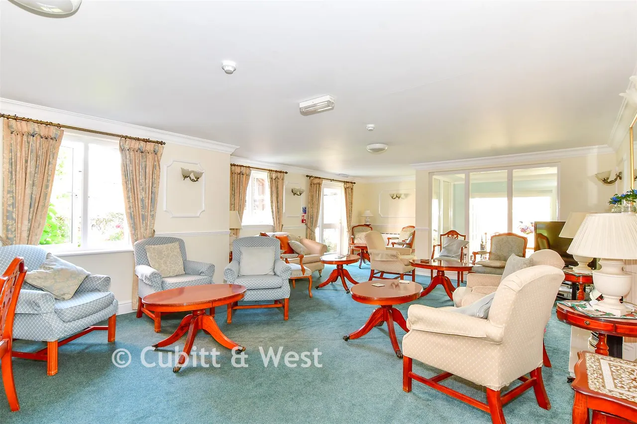 Springwell, Havant, PO9, photo 9