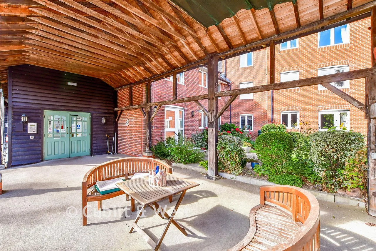 Springwell, Havant, PO9, photo 12