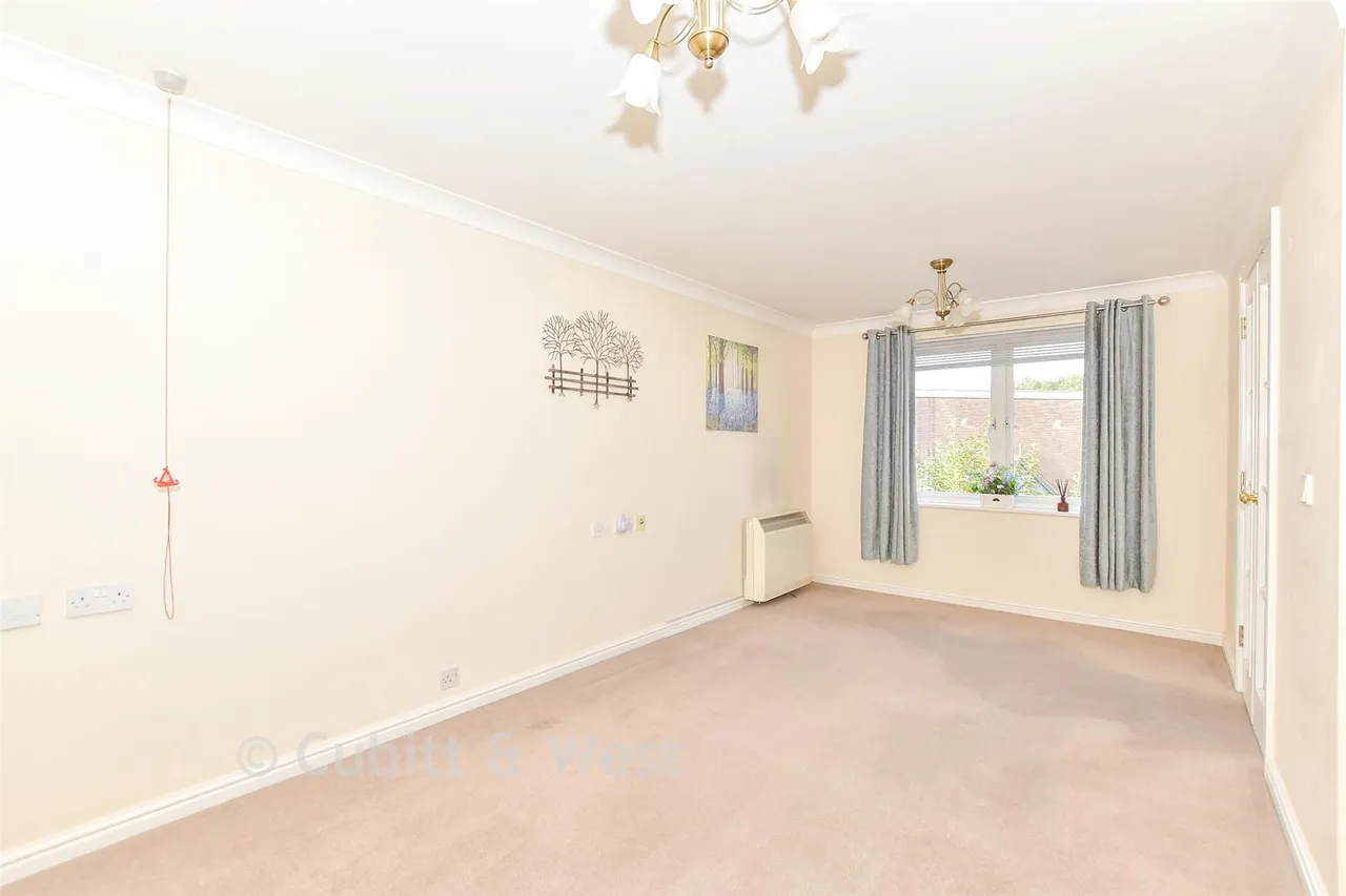 Springwell, Havant, PO9, photo 3