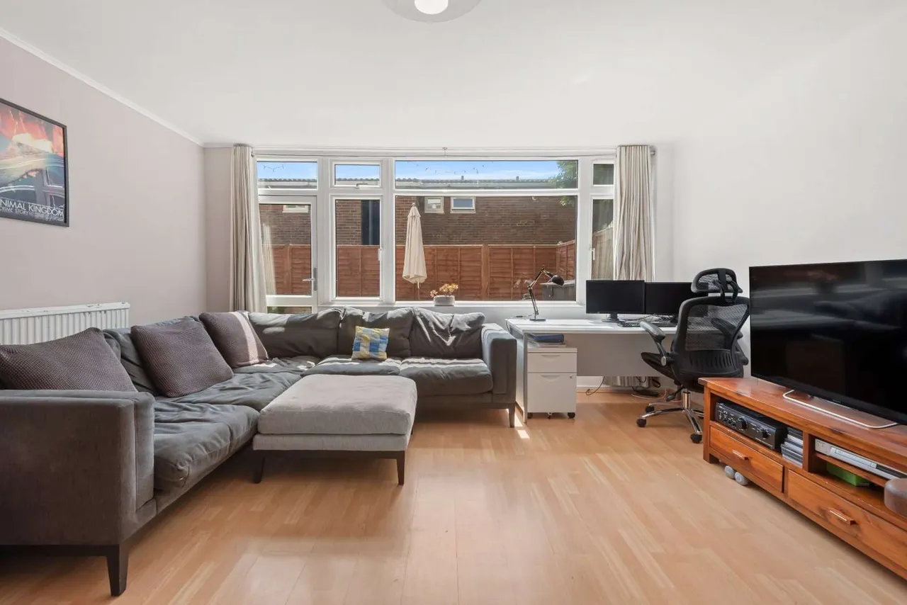 Sawkins Close, Southfields, London, SW19 6JU, photo 3