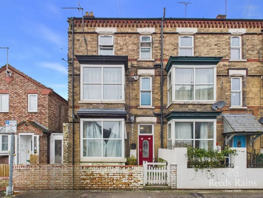 6 bed house for sale, Windsor Crescent, Bridlington, YO15
