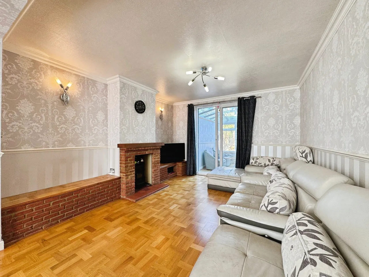 Trevor Gardens, Edgware, HA8, photo 7