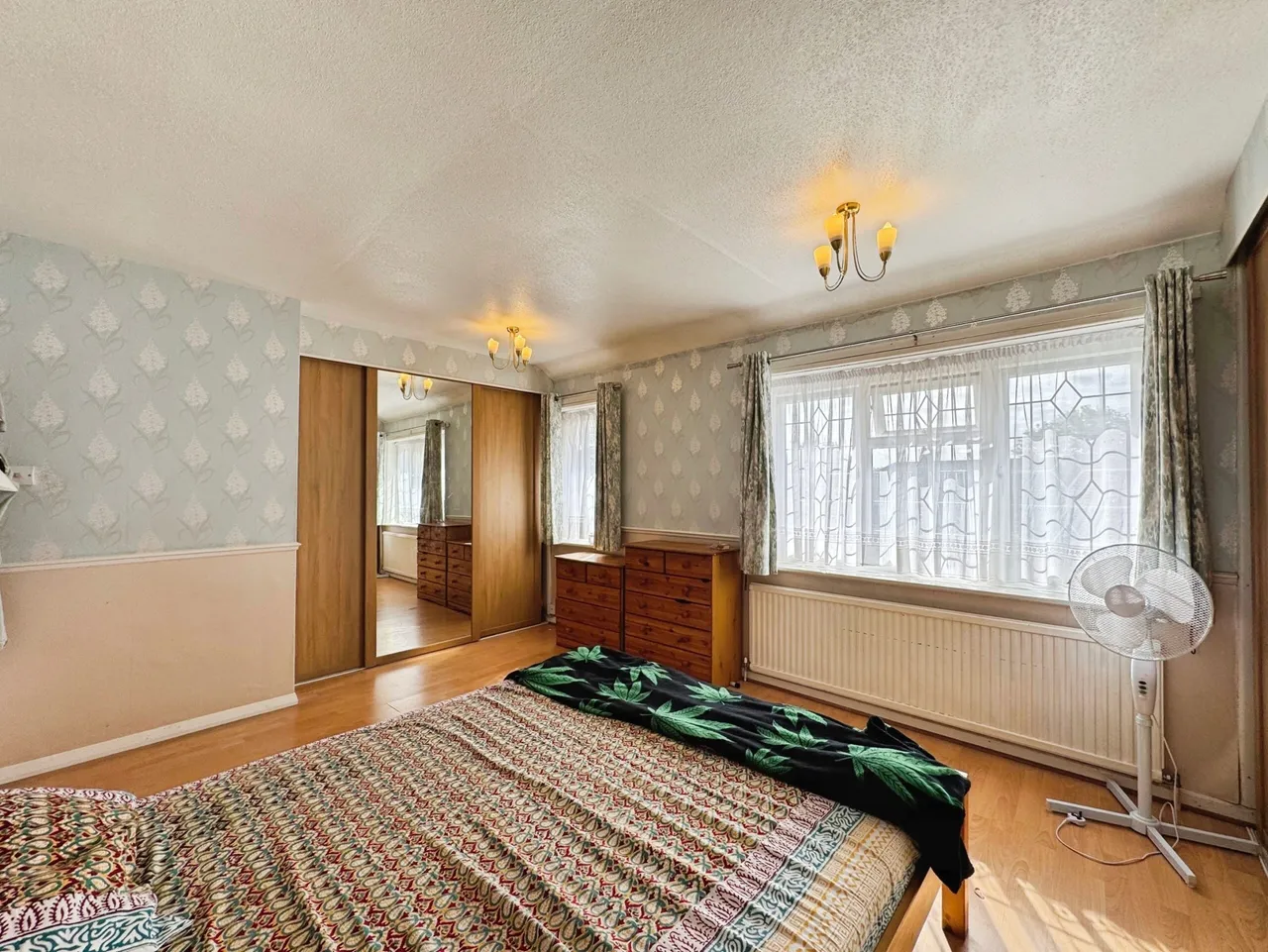 Trevor Gardens, Edgware, HA8, photo 10