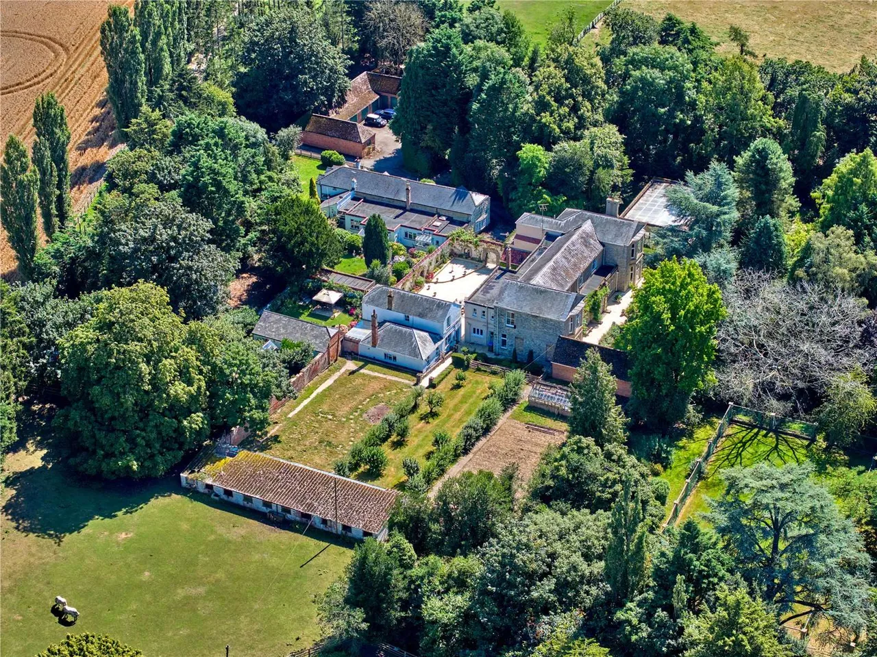 Castle Fields, Stowe Avenue, Buckingham, Buckinghamshire, MK18 6AA, photo 3