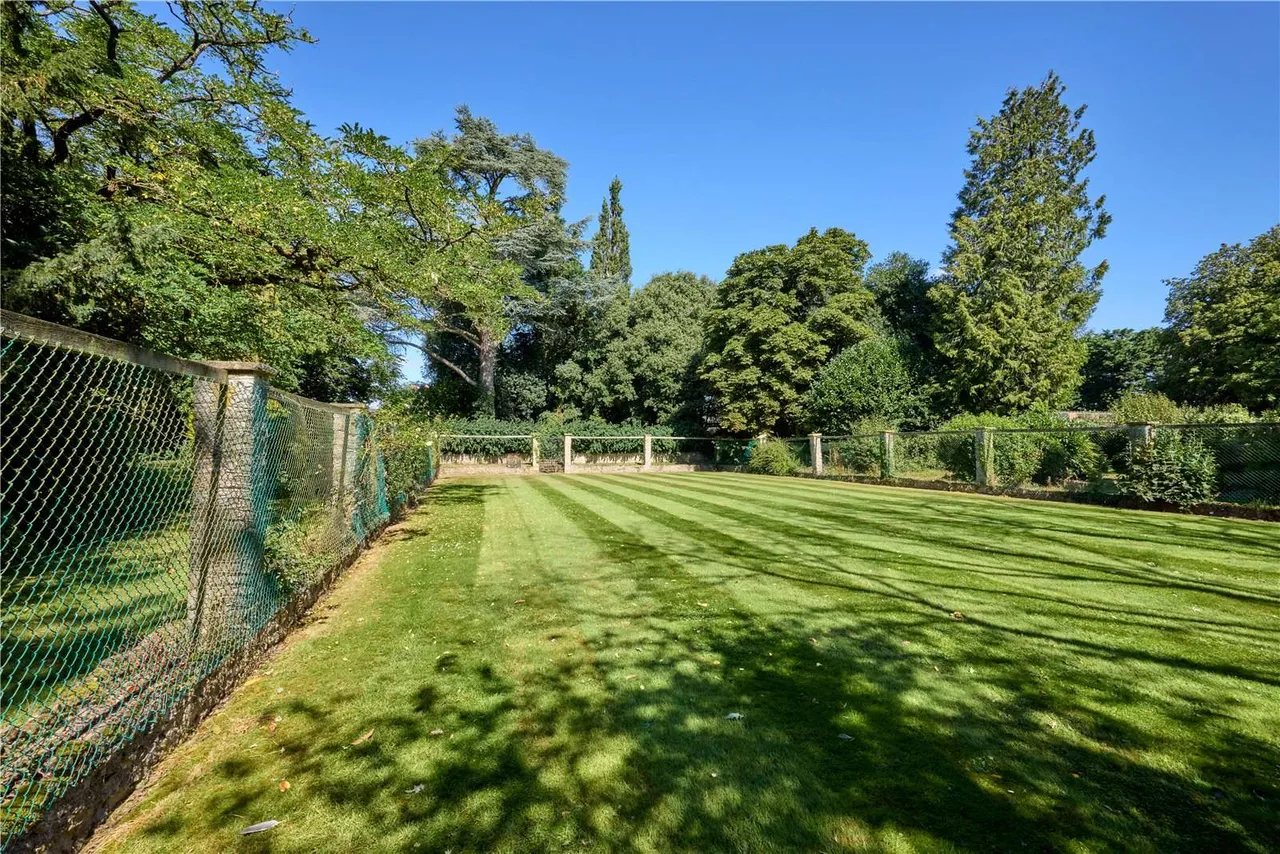Castle Fields, Stowe Avenue, Buckingham, Buckinghamshire, MK18 6AA, photo 8
