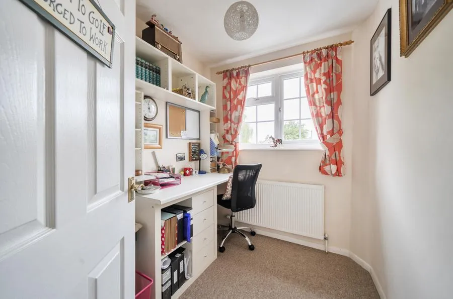 Parsons Close, Winslow, MK18, photo 13