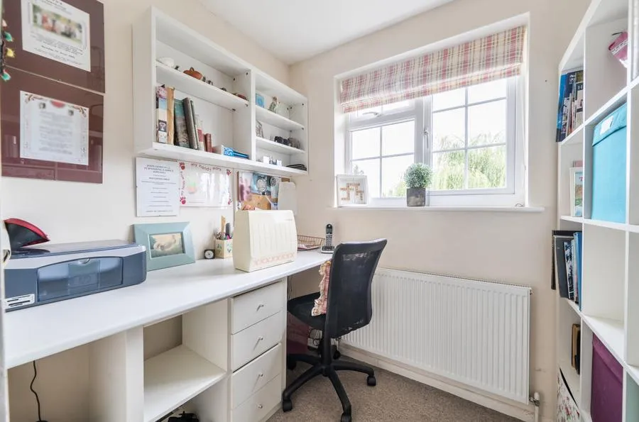 Parsons Close, Winslow, MK18, photo 20
