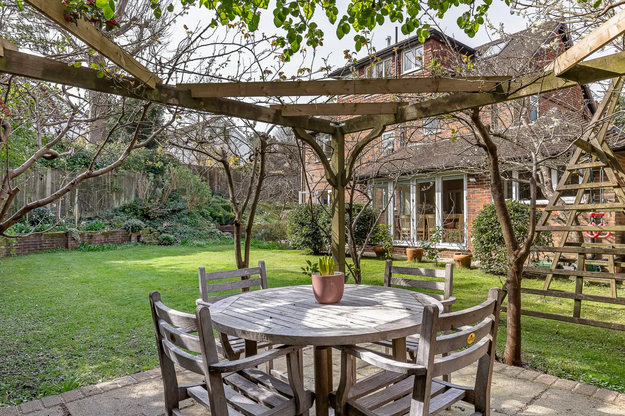 Woodbury Park Gardens, Tunbridge Wells, Kent, TN4 9JT, photo 2