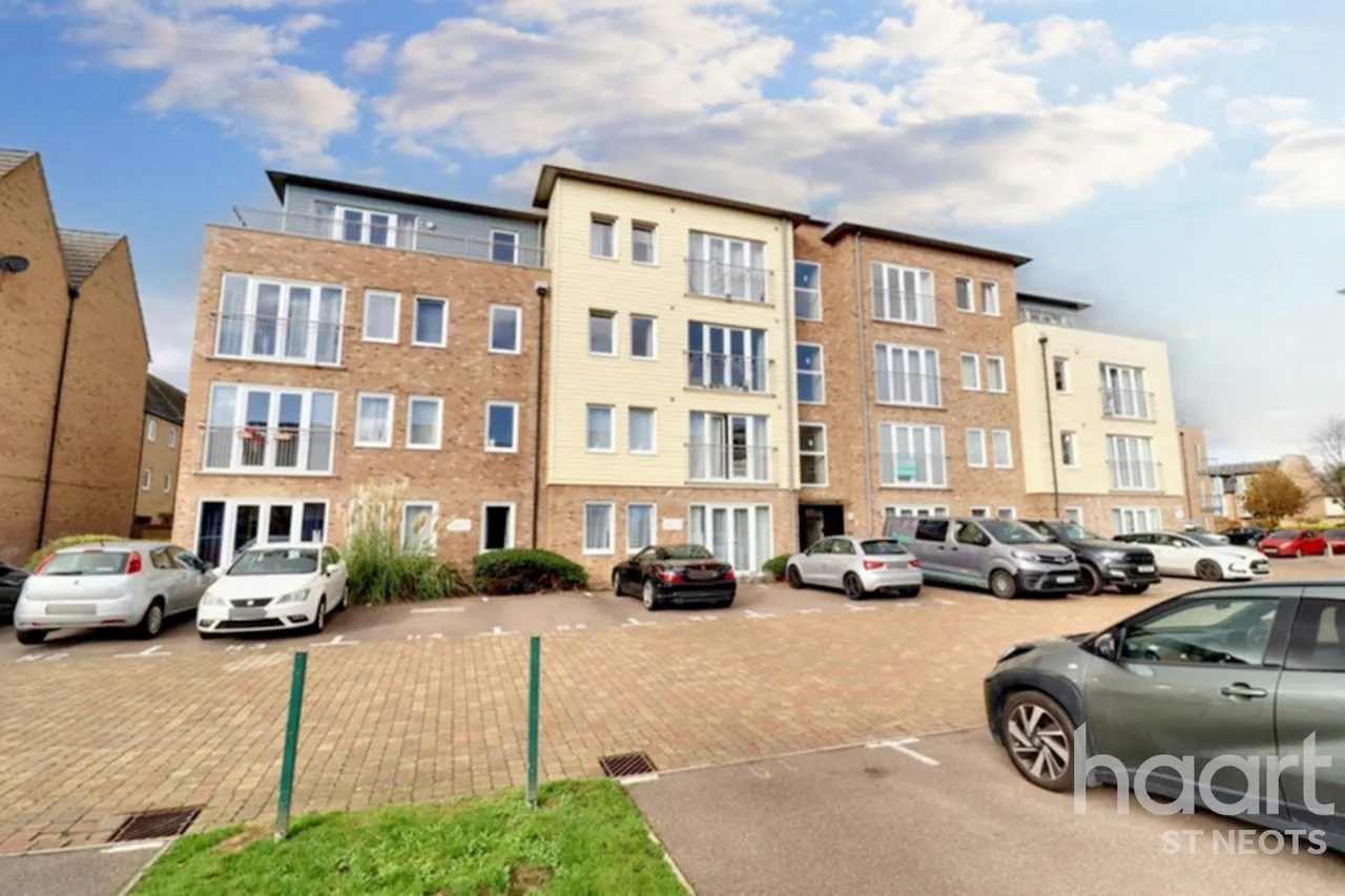 1 bed flat for sale, Samuel Jones Crescent, St Neots, PE19