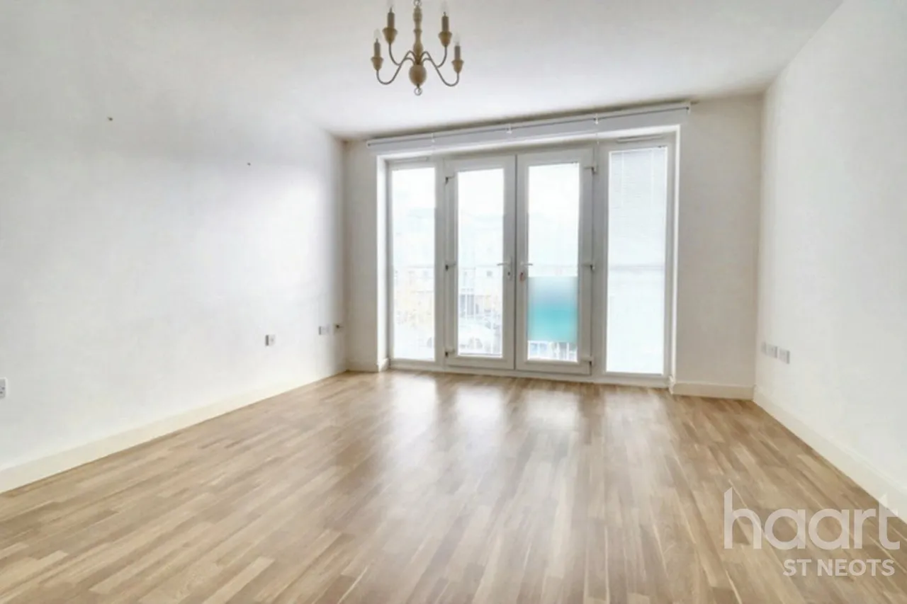Samuel Jones Crescent, St Neots, PE19, photo 5