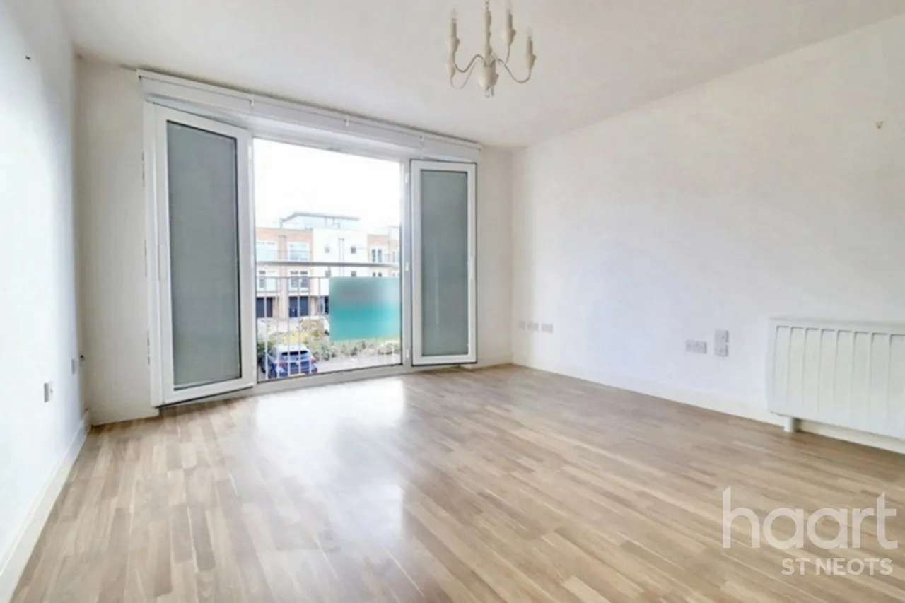 Samuel Jones Crescent, St Neots, PE19, photo 4