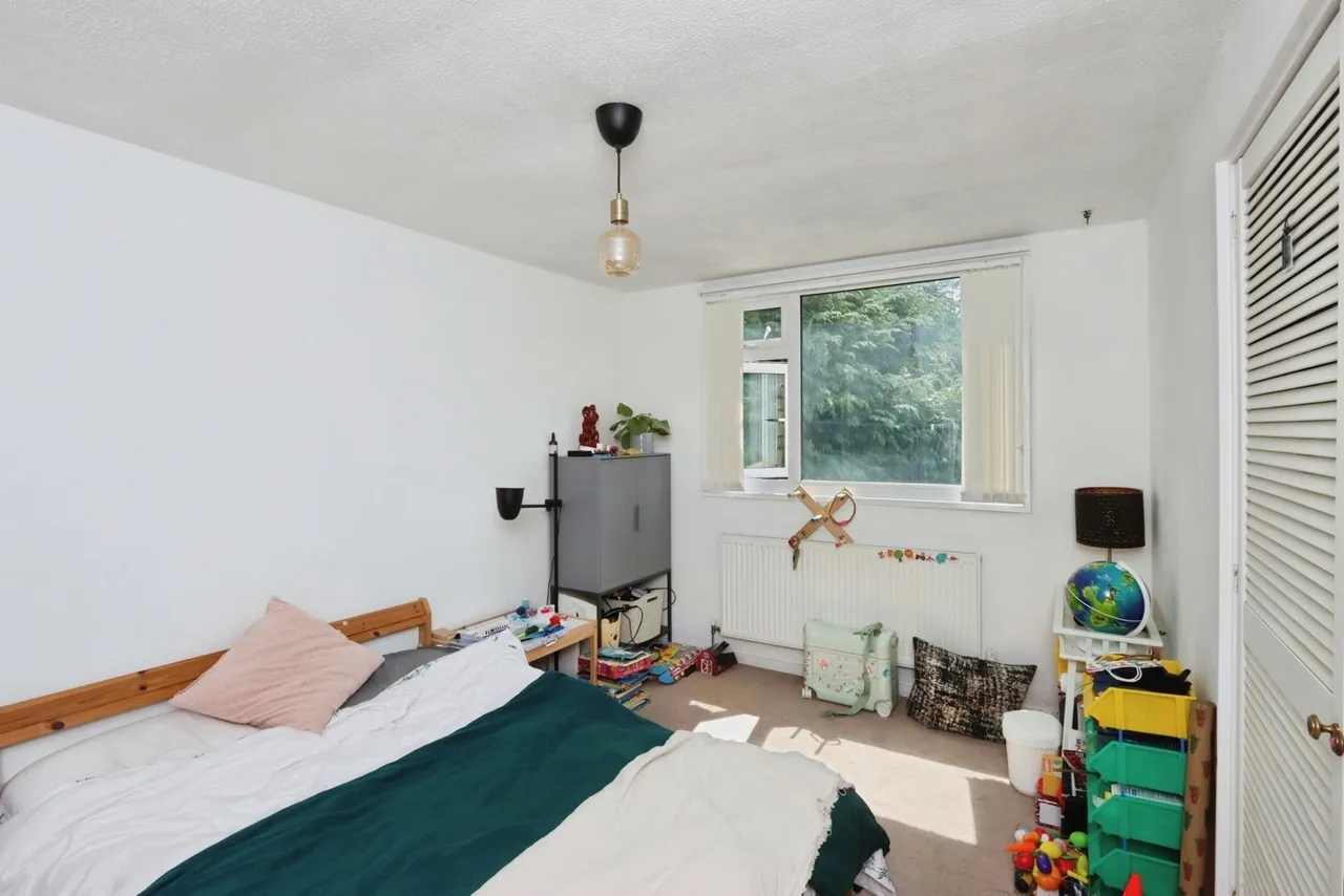 Weakland Crescent, Sheffield, South Yorkshire, S12, photo 5