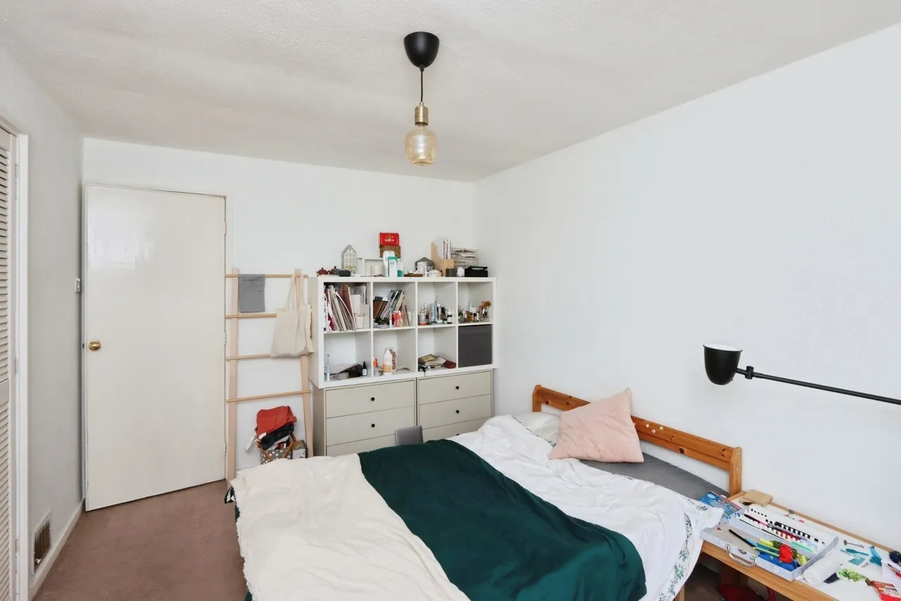 Weakland Crescent, Sheffield, South Yorkshire, S12, photo 4