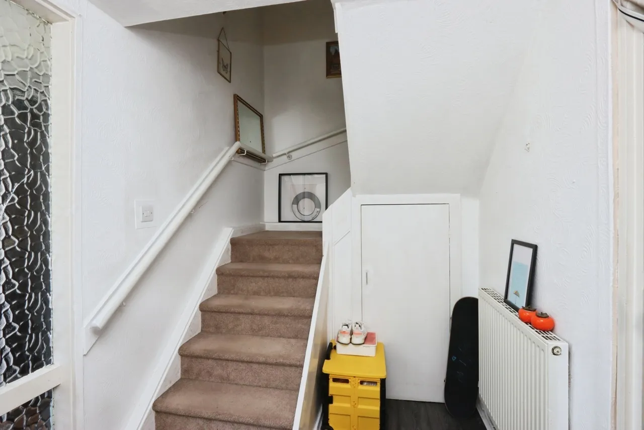 Weakland Crescent, Sheffield, South Yorkshire, S12, photo 6