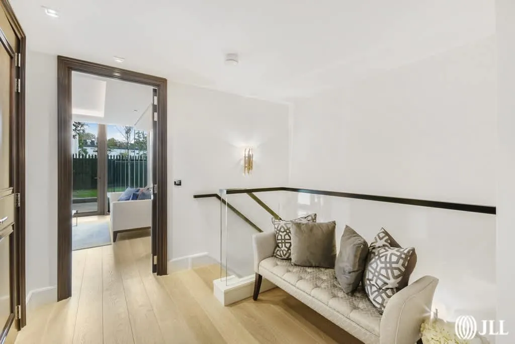 Warwick Lane, London, W14, photo 12