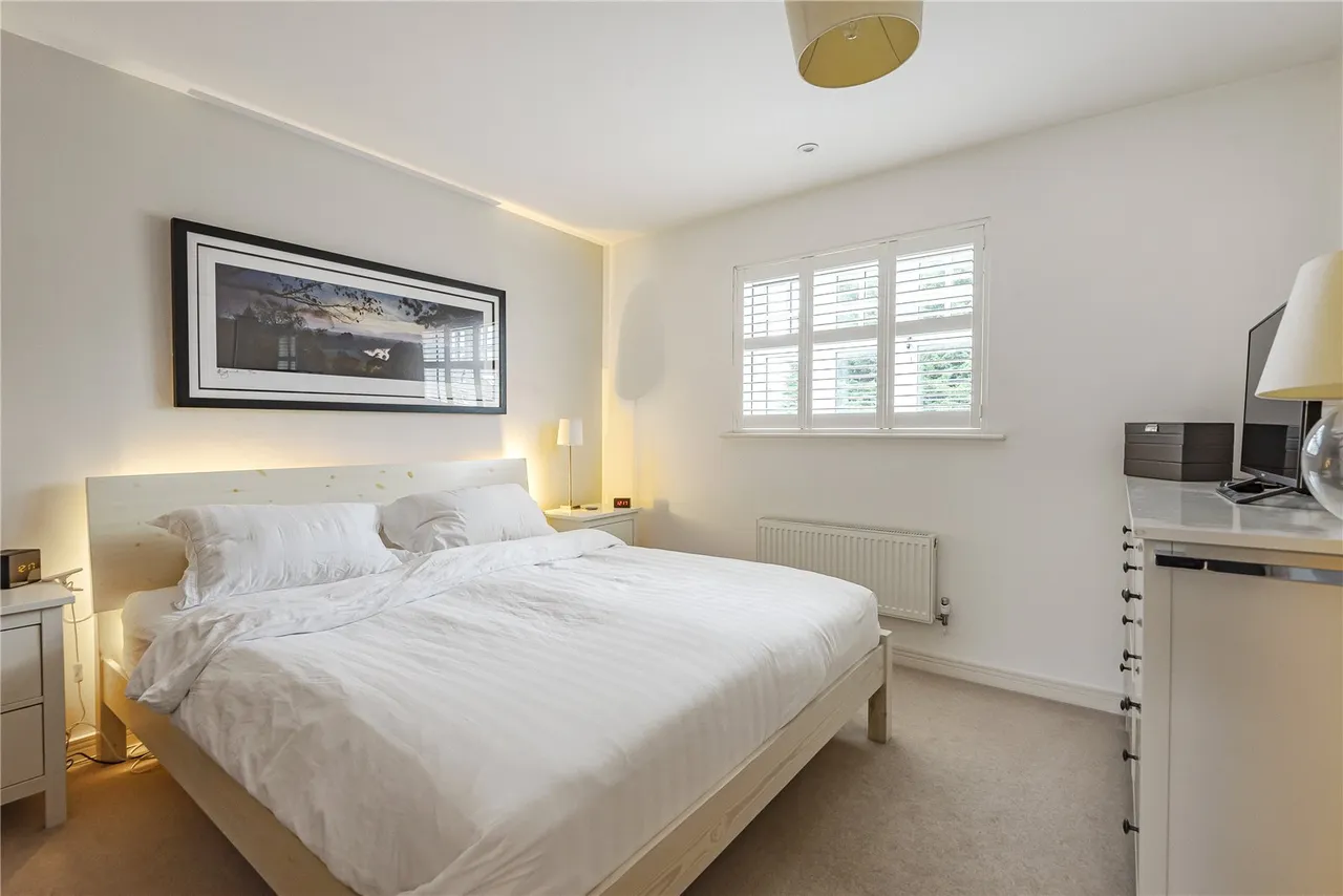 Oldfield Road, Hampton, TW12 2AD, photo 8