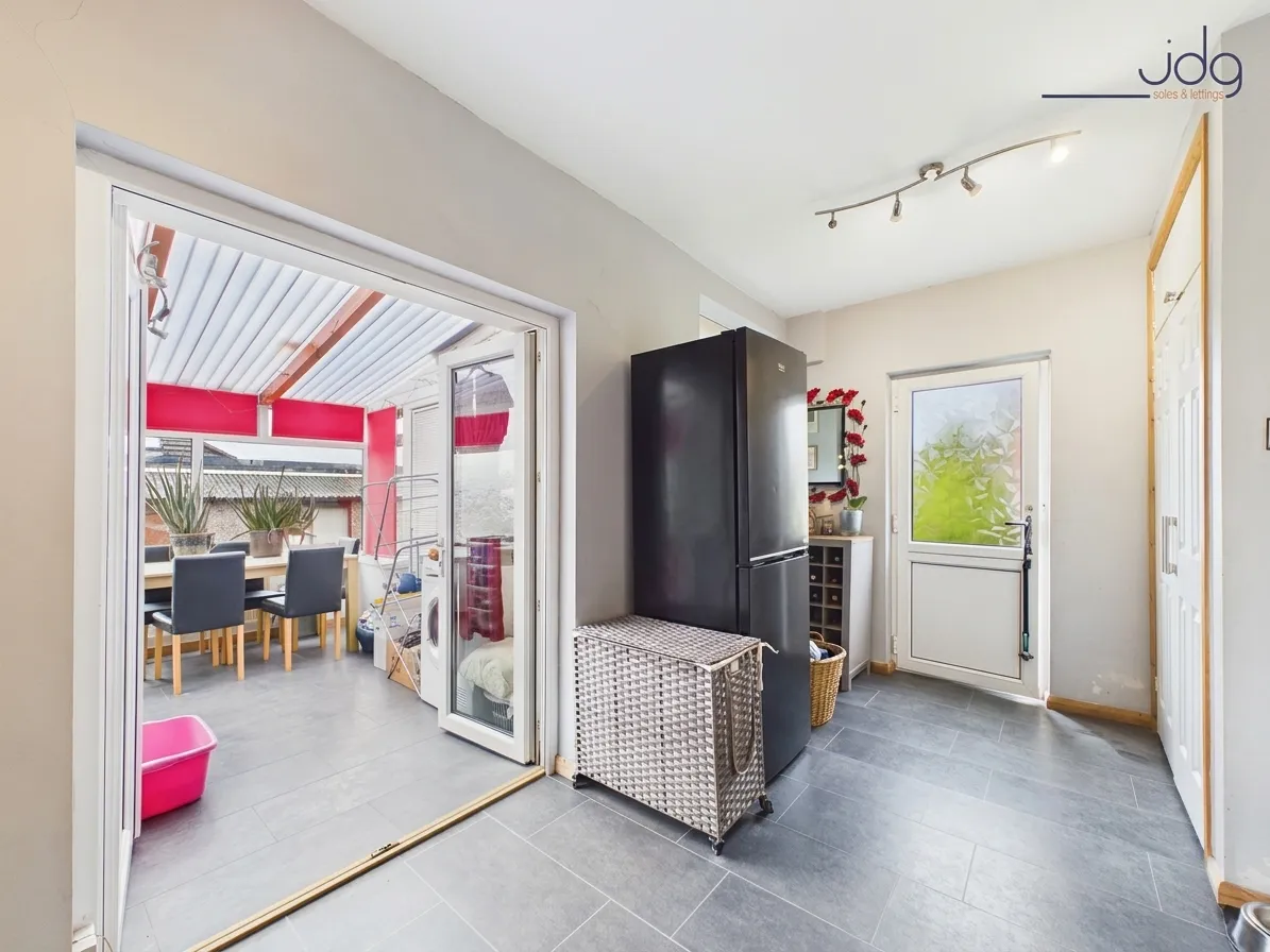 Lymm Avenue, Scale Hall, LA1, photo 5