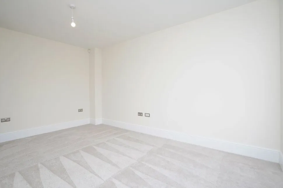 Bedworth Road, Bulkington, CV12, photo 10