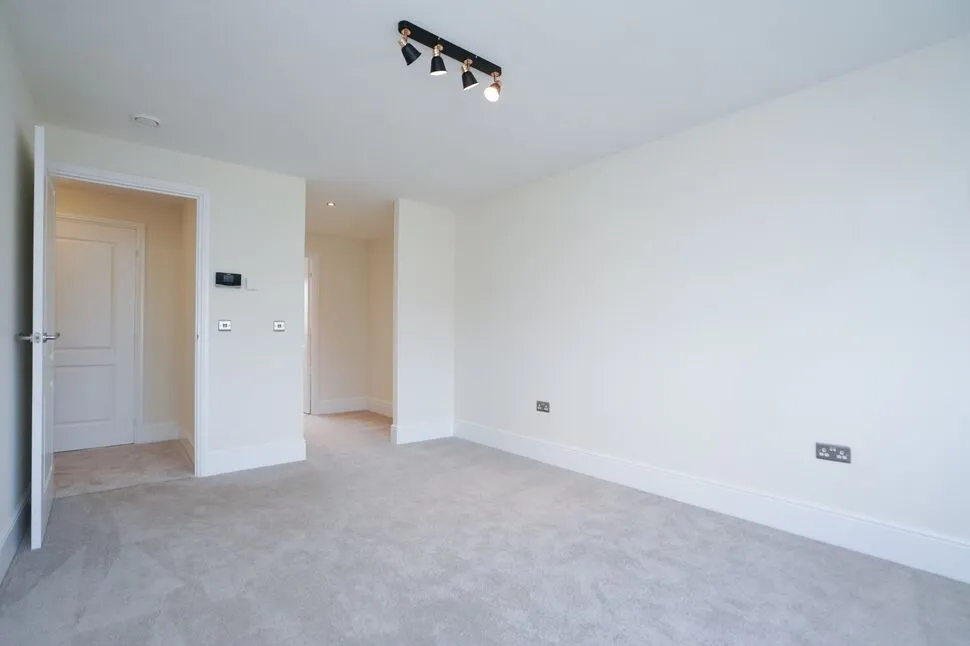 Bedworth Road, Bulkington, CV12, photo 23