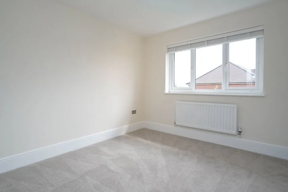 Bedworth Road, Bulkington, CV12, photo 31