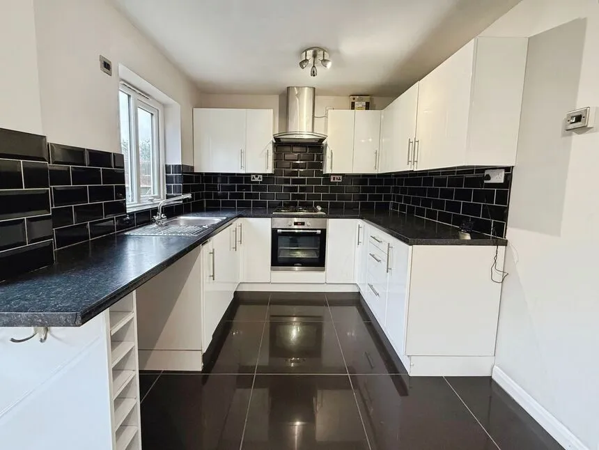 St. Francis Court, North Hykeham, LN6, photo 6