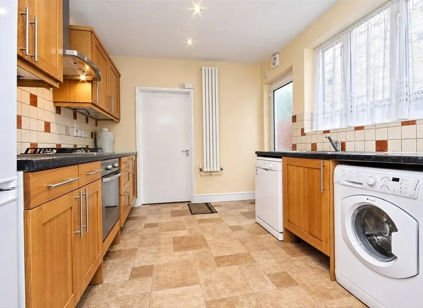 Cambridge Road, Hounslow, TW4, photo 5